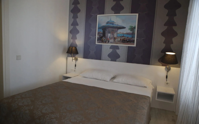 7. Art Feslegen Hotel