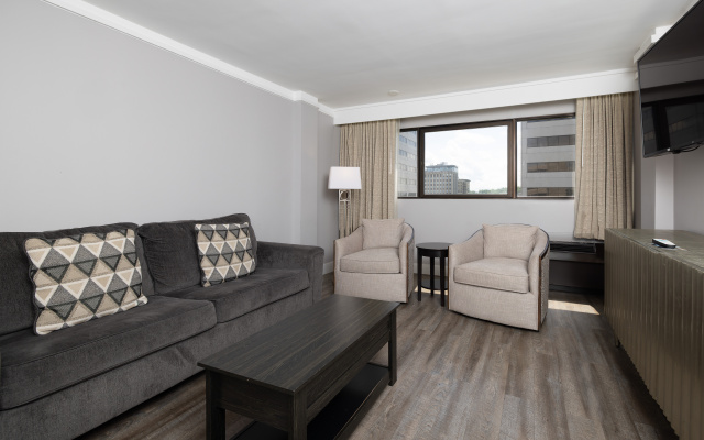 Crowne Plaza Knoxville Downtown University by IHG