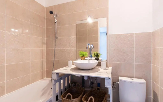 Studio mignon avec terrasse quartier du golf