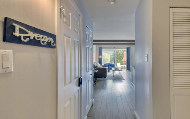 Elegant Apartment - View on Lake Tremblant & Mountain