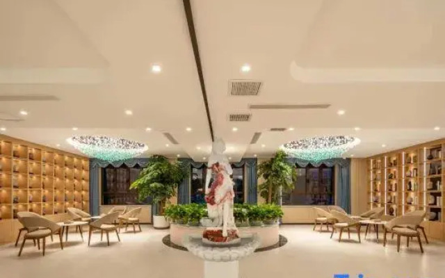 Holiday Inn (Yining Liuxing Street & Yili Normal University)