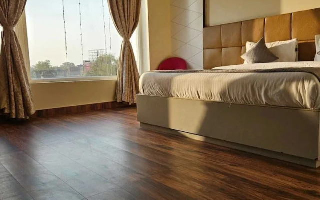 Four Leaf Hotel Akosha