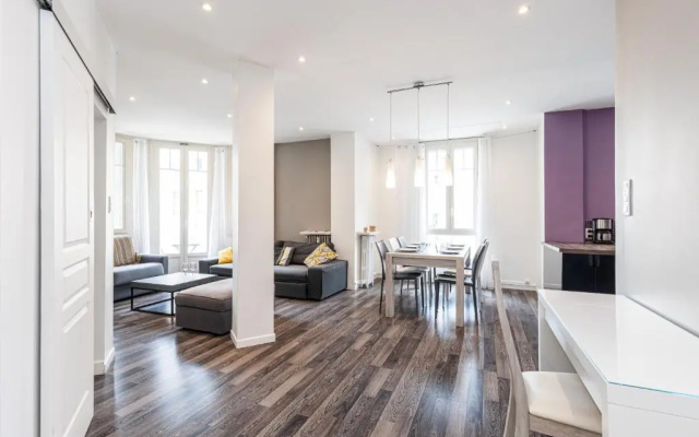 Large 2 Bdrs apartment Down Town - AC