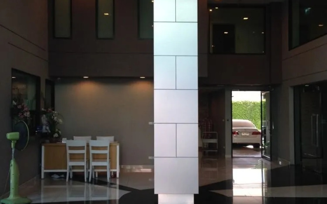 Ipremium Sukhumvit 81 Hotel