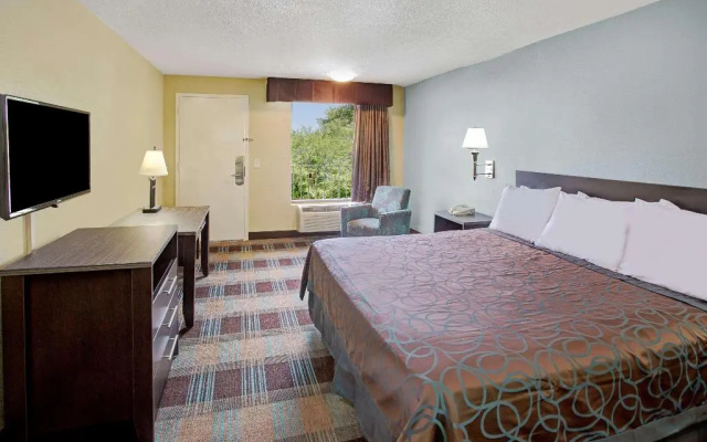 Days Inn By Wyndham Ladson Summerville Charleston