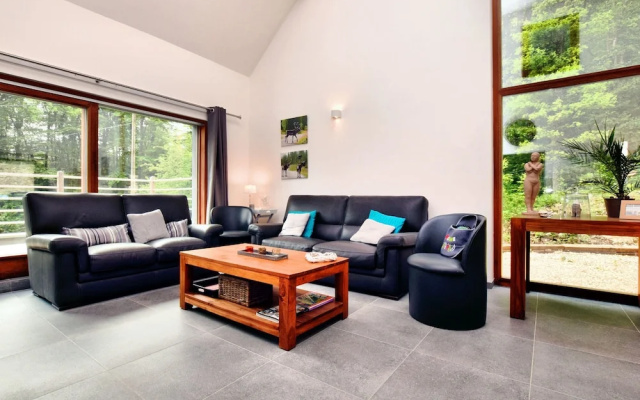 Luxurious Holiday Home in Beauraing with Sauna