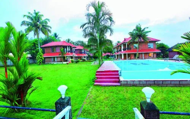 Leisure Vacations Gold Field Lake Resort, Kumarakom
