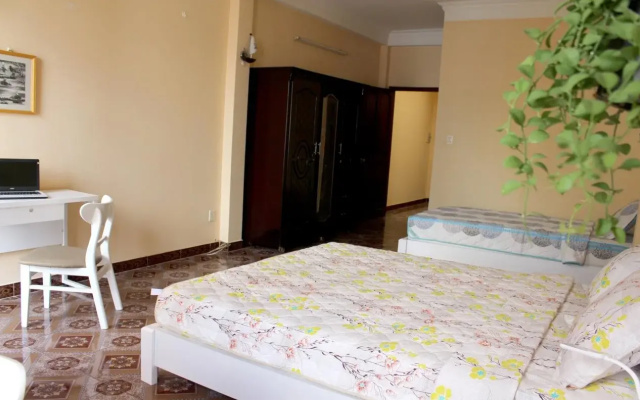 The Aura Bed Breakfast