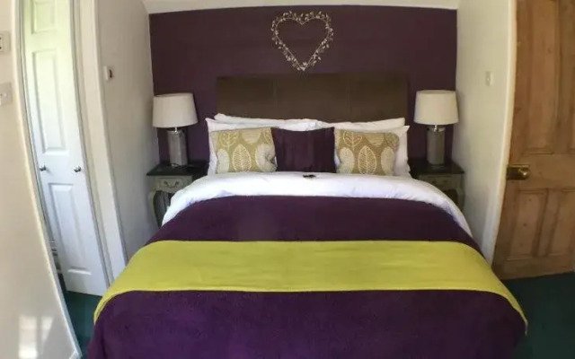 The Chestnuts Hotel
