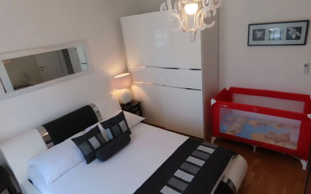Villa Doris With Heated Pool gym and Kids Playground