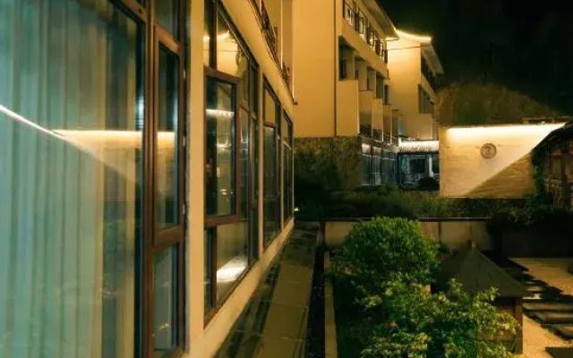 Sanqingshan Junlan Resort Hotel (Eastern Jinsha Cableway)