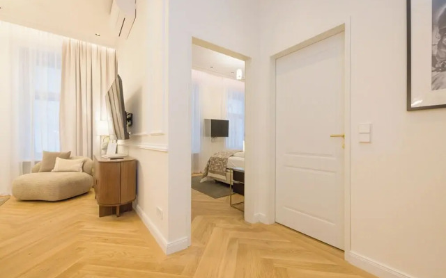RAFAEL KAISER - Signature Apartments