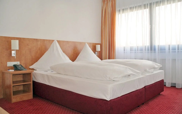 CityClass Hotel Atrium Budget