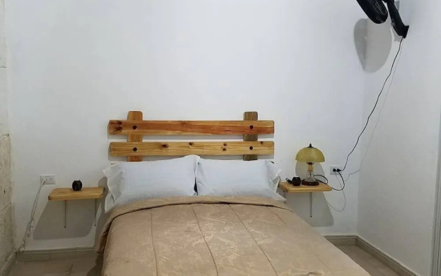 Hostal Escobar 206