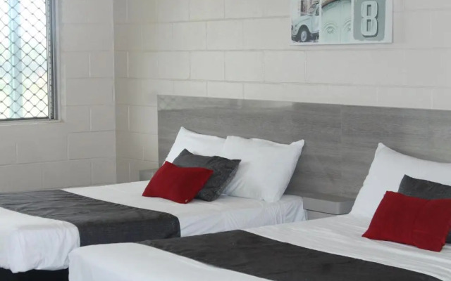 Sarina Beach Motel