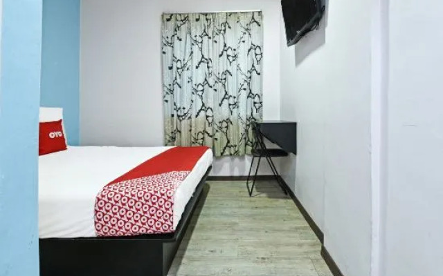 OYO 992 Red Orange Hotel Sdn Bhd Kuala Pilah