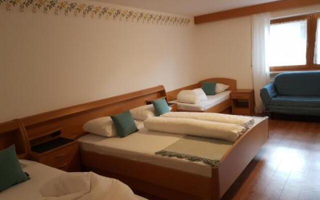 Отель Almhotel Bergerhof Сарентино комната для гостей