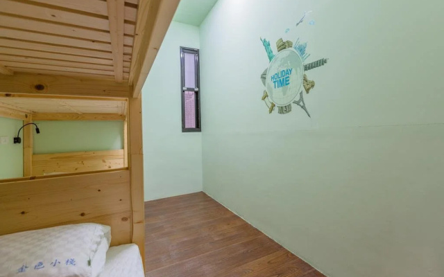 GoldenHouse Hostel