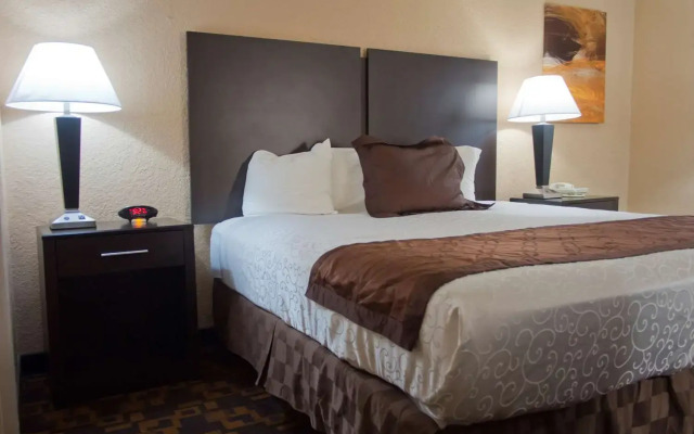 Best Western Cantebury Inn & Suites