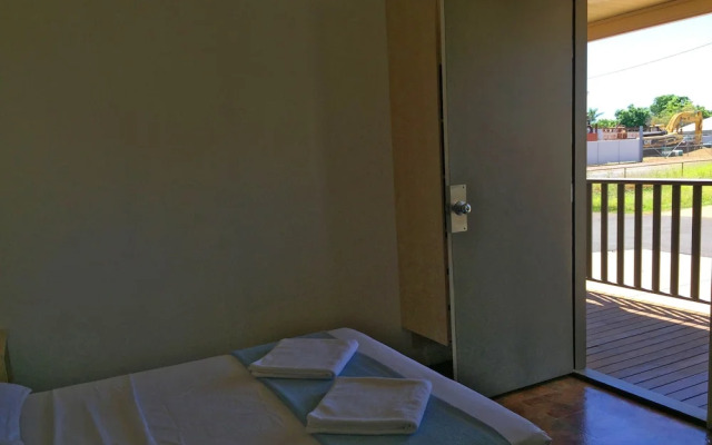 Inland Oasis Motel