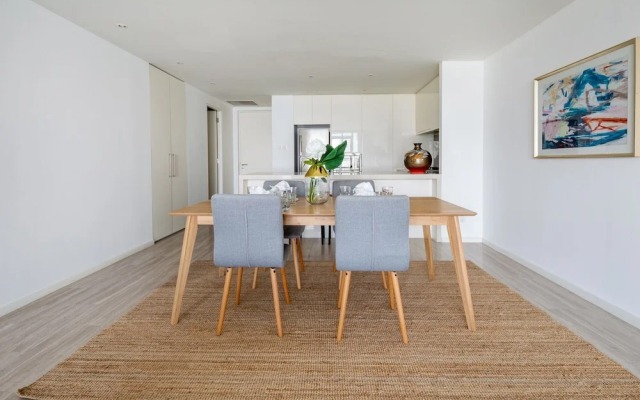 Superb And Modern 1BR on a Premier Waterfront Location!