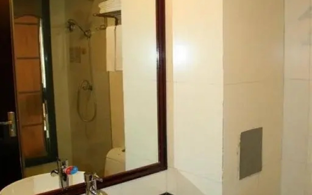 Tang Dynasty Hotel (Xi'an Fengcheng 3rd Road City Library Subway Station)(唐朝酒店（西安凤城三路市图书馆地铁站店）)