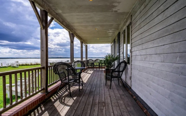 Captain's House / 9-bed Home on Osea Island, Essex