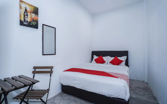 Comma Hotel