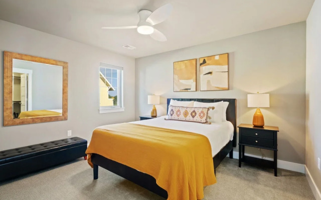 Quiet Urban Community – Designer Home W/ Hot Tub!