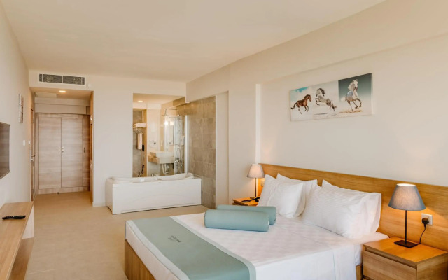 Olivia Palm Hotel
