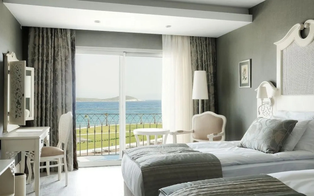 Porto Beach Resort Exclusive Alacati - Half Board