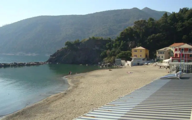 Al Caveri 25
