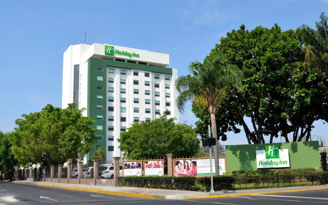 Отель Holiday Inn Guadalajara Expo вид на фасад