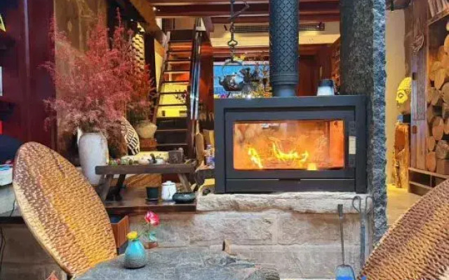 Wawan | Fireplace Garden · Bed and Breakfast in a Fireplace Garden