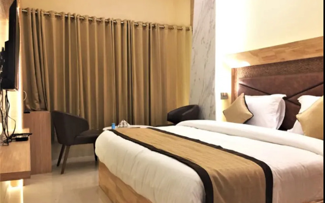 Hotel Bharat