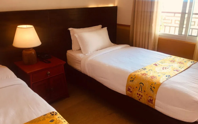 Three Jewels Boutique Hotel