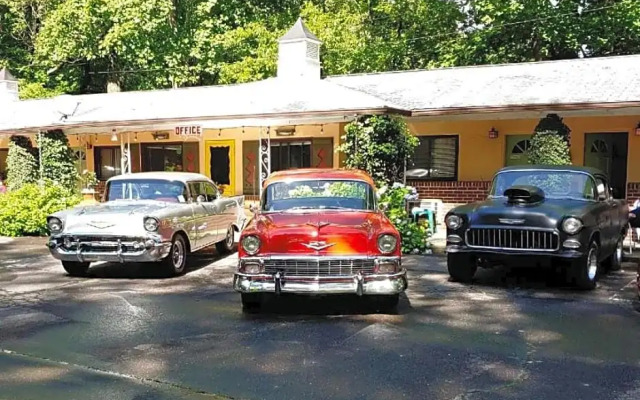 Rolling Brook Inn