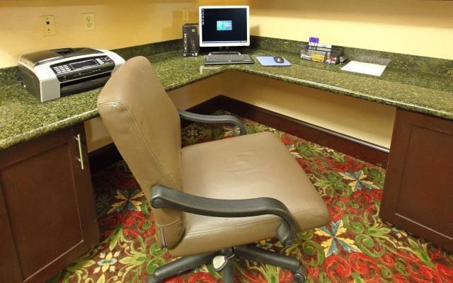 Holiday Inn Express and Suites Henderson by IHG