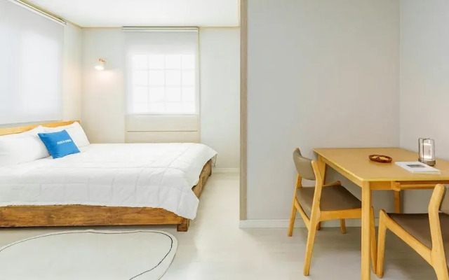 Geoje Peugeot Gomsol Petfriendly Pension