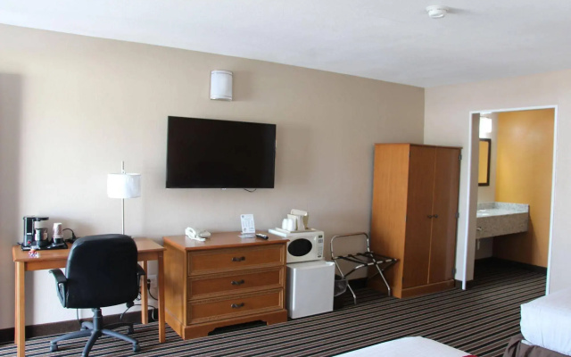 Westbridge Inn and Suites