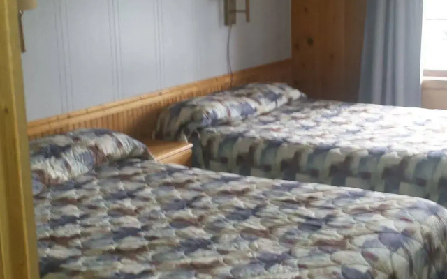 Lakeside Motel