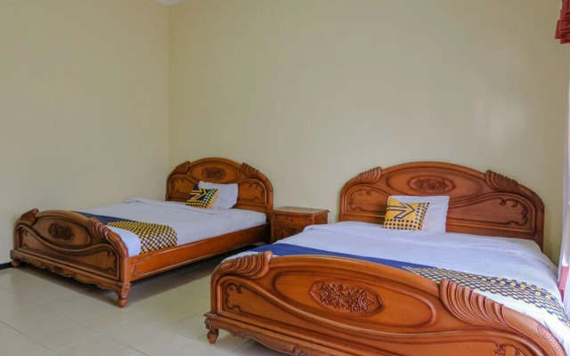 Villa Anggur Panderman by OYO Rooms