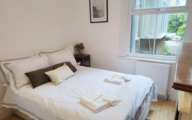 Charming 2-bed Apartment in London