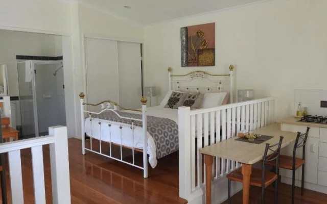Granite Gardens Cottages & Lake Retreat