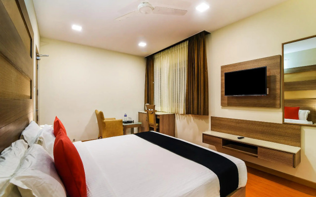 Capital O 37664 Hotel Grand Plaza