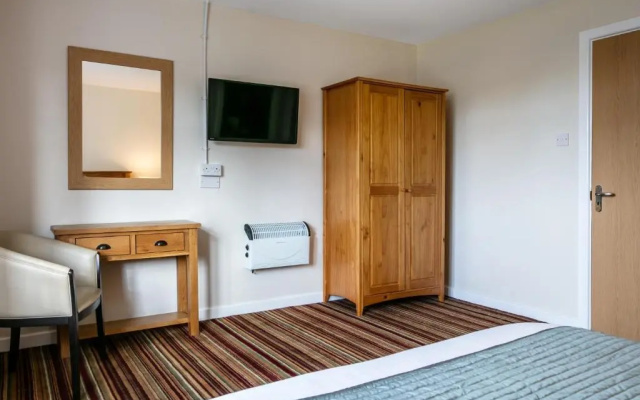 Roydon Marina Village Hotel