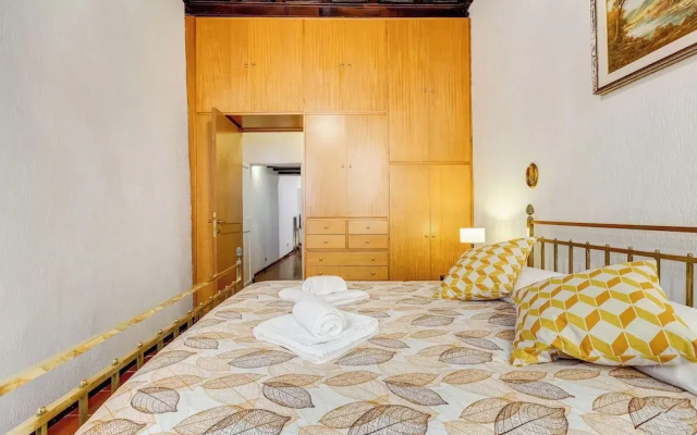 Spanish Steps Spacious Apartment