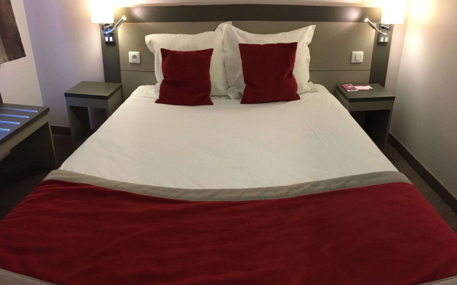 Brit Hotel Confort Roissy Saint-Witz