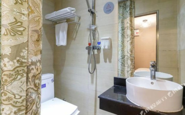 Golden Fashion Hotel