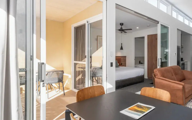 Clare Hillside Apartments
